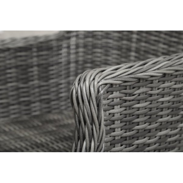 Jacksonville lenestol i grå syntetisk rotting, komplett med pute Jacksonville lenestol i grå syntetisk rotting, komplett med pute