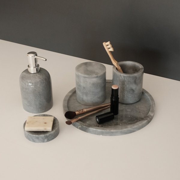 5-delt baderomssett i grå marmor fra Verona 5-delt baderomssett i grå marmor fra Verona