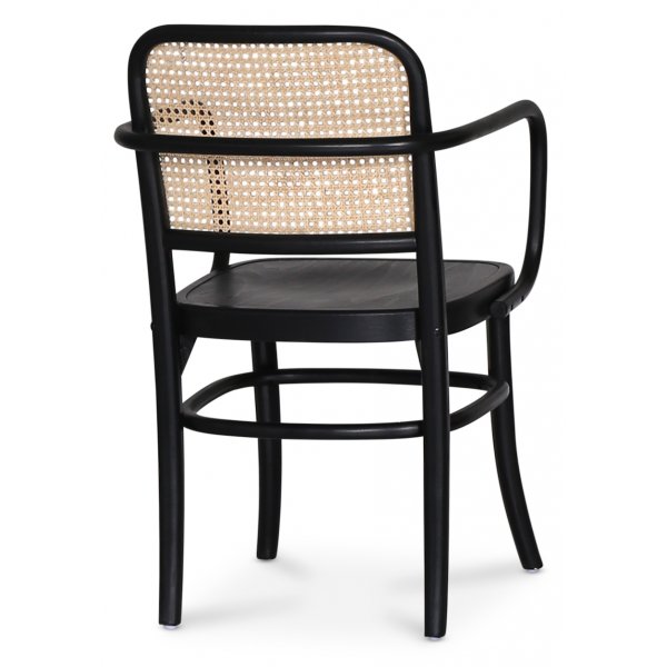 Omni spisegruppe, rundt spisebord �130 cm inkludert 4 stk. svarte Nemis karmstoler - Svartbeiset eik