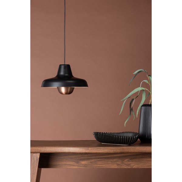 Högbyn taklampe - Sort/Kobber Högbyn taklampe - Sort/Kobber