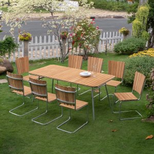 Möllan utegruppe i teak: 8 stoler med spisebord 176x90 cm Möllan utegruppe i teak: 8 stoler med spisebord 176x90 cm