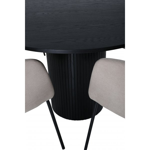 Bianca Spisesett rundt sort spisebord med 4 Berit beige stoler Bianca Spisesett rundt sort spisebord med 4 Berit beige stoler