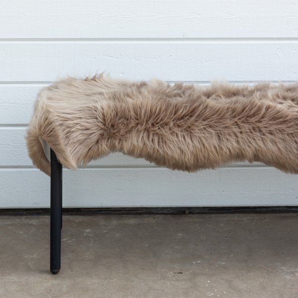 Katy fold 180 x 55 cm - Brun fuskepels Katy fold 180 x 55 cm - Brun fuskepels