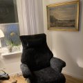 Kundebilde Ullrik lenestol i fåreskinn - Mørkegrått fåreskinn