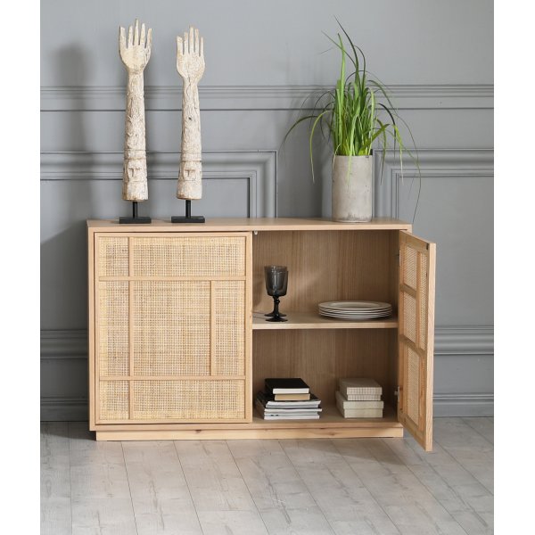 Skjenk med oppbevaring og rottingdører 120 cm brede - Stockholm Skjenk med oppbevaring og rottingdører 120 cm brede - Stockholm