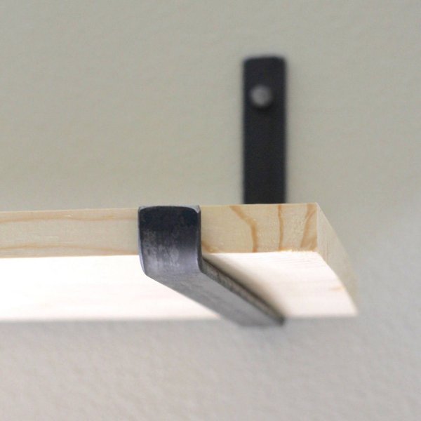 Lamba vegghylle 8 - Svart/eik Lamba vegghylle 8 - Svart/eik