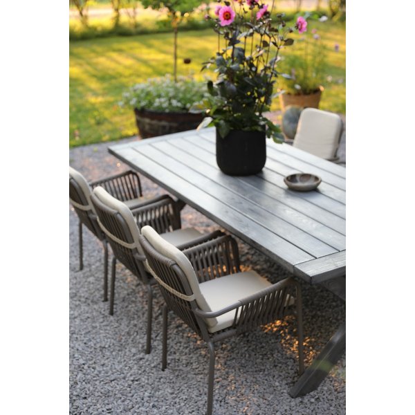 Oxford utendrs spisegruppe: grtt bord 220 cm, inkludert 6 stk. Lincoln stablebare karmstoler gr/beige