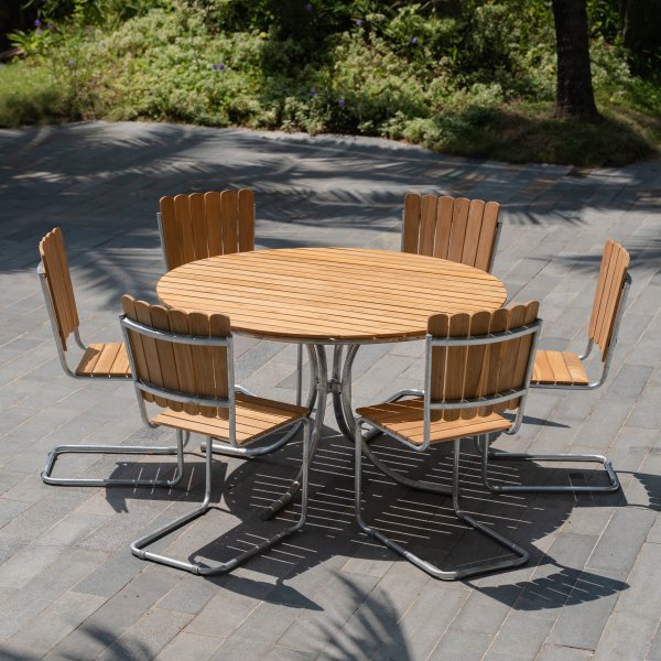 Mllan utegruppe i teak: 6 stoler med spisebord 130 cm
