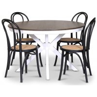 Skagen spisegruppe; rundt spisebord 120 cm - Hvit / brunbeiset eik med 4 stk Danderyd No.18 stoler Svart Skagen spisegruppe; rundt spisebord 120 cm - Hvit / brunbeiset eik med 4 stk Danderyd No.18 stoler Svart