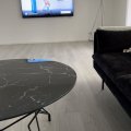 Kundebilde Sofabord Star 90 cm - Svart marmorert glass / Svart understell