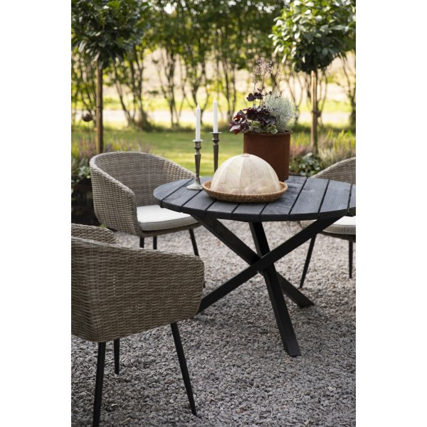 Utendørsgruppe: svart rundt spisebord Ø112 cm med 4 lenestoler Utendørsgruppe: svart rundt spisebord Ø112 cm med 4 lenestoler
