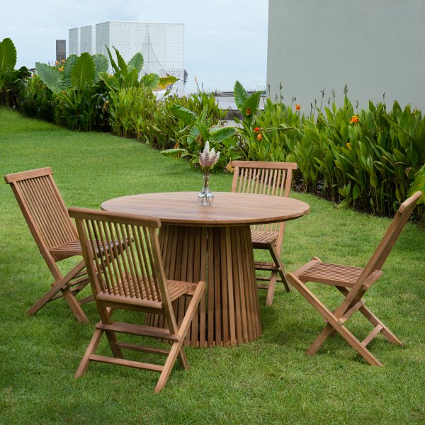 Utendørsgruppe i teak; rundt bord med 4 stoler - Saltö Utendørsgruppe i teak; rundt bord med 4 stoler - Saltö