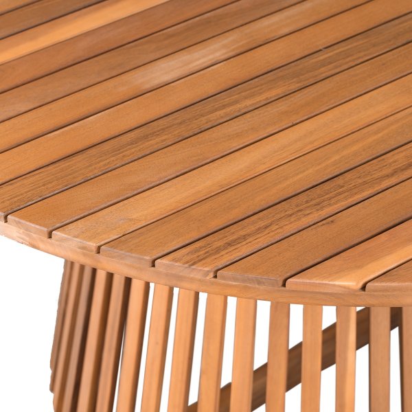 Utendørsbord i tre Ø120 cm Utendørsbord i tre Ø120 cm