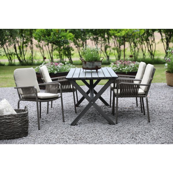 Spisegruppe Scottsdale: bord 150 cm inkludert 4 stk grå Lincoln stablebare stoler Spisegruppe Scottsdale: bord 150 cm inkludert 4 stk grå Lincoln stablebare stoler