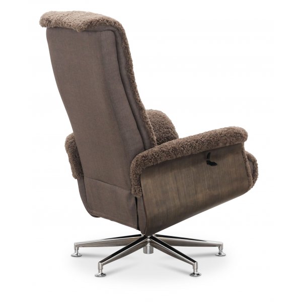 Lenestol med fotskammel i ekte saueskinn eik/brun - Ulla