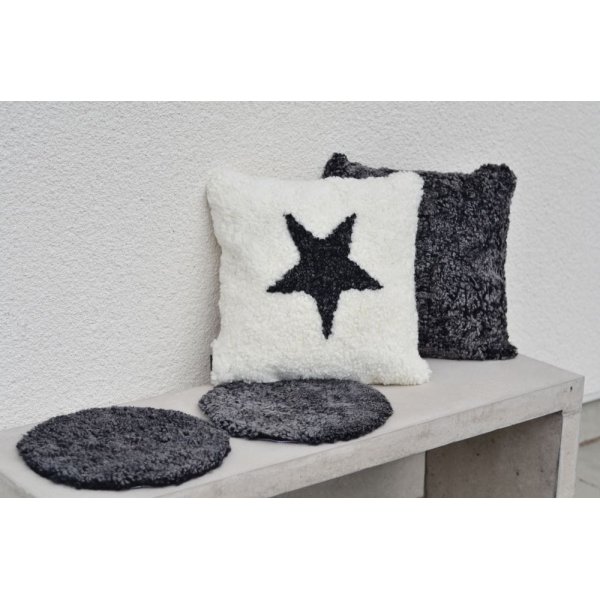 Krøllete stolpute saueskinn Beige Krøllete stolpute saueskinn Beige