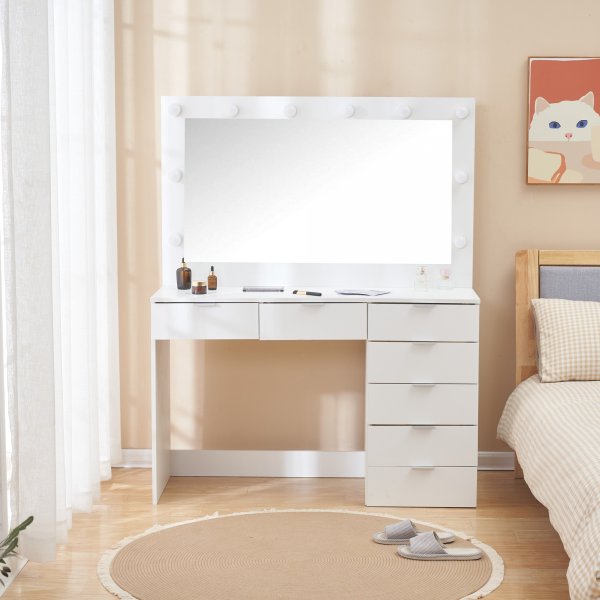 Sminkbord med belysning och förvaring Sminkbord med belysning och förvaring