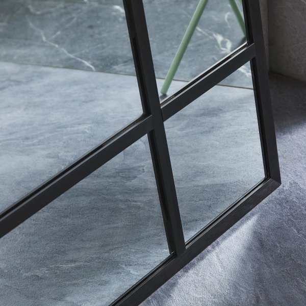 Helfigursspeil 90 × 180 cm med sprosser - Svart ramme Helfigursspeil 90 × 180 cm med sprosser - Svart ramme