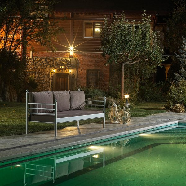 Manyas 3-seters utesofa - Hvit/brun + Møbelrengjøring Manyas 3-seters utesofa - Hvit/brun + Møbelrengjøring