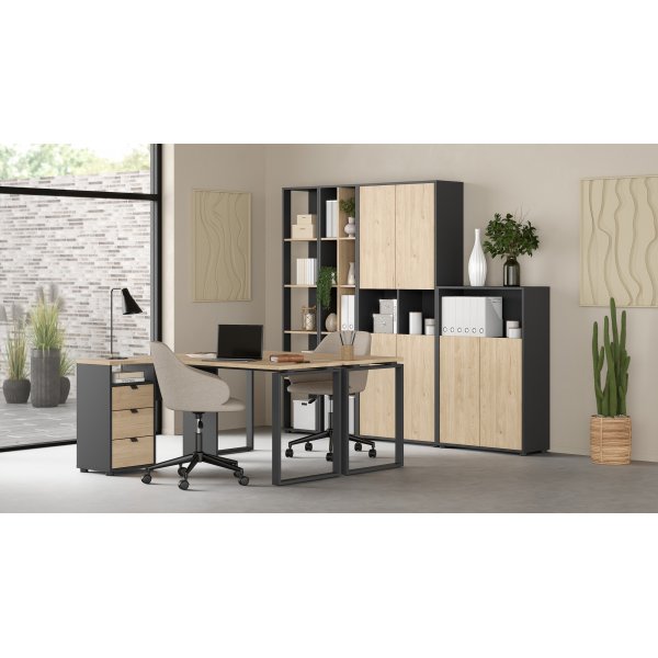 Skilt skrivebord 150 cm - Matt grå/hickory Skilt skrivebord 150 cm - Matt grå/hickory