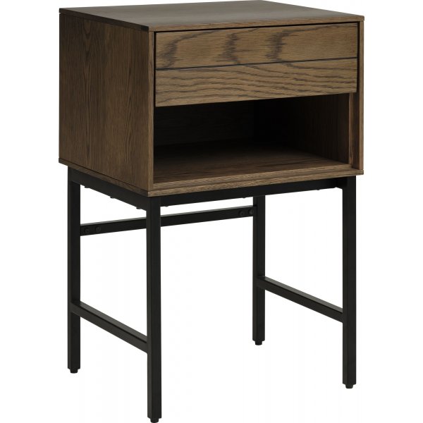 Inez nattbord med skuff i brunoljet eik - høyde 70 cm Inez nattbord med skuff i brunoljet eik - høyde 70 cm