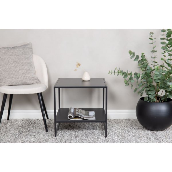 Trene sidebord med hylle - Svart Trene sidebord med hylle - Svart