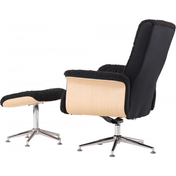 Hagön hvilestol med fotskammel - Svart saueskinnsimitasjon/oljet eik Hagön hvilestol med fotskammel - Svart saueskinnsimitasjon/oljet eik