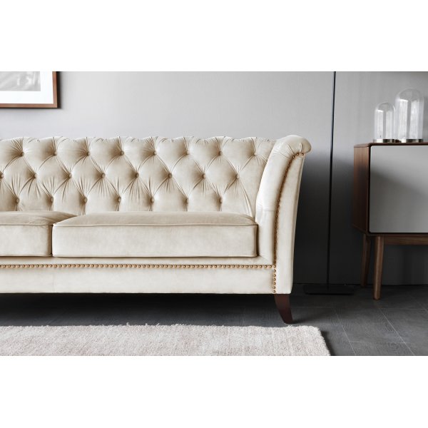 Milton Chesterfield 3-seter sofa - Beige fløyel Milton Chesterfield 3-seter sofa - Beige fløyel