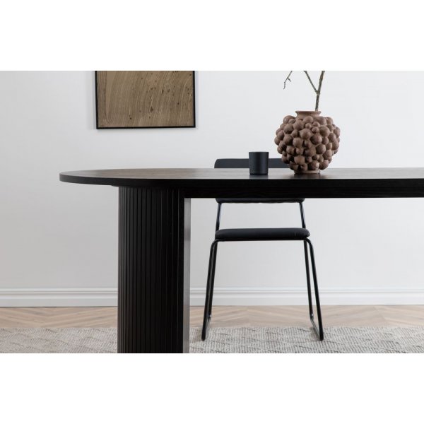 Inter ovalt spisebord - Svartbeiset eikefinr