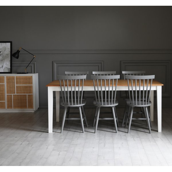 Dalsland spisegruppe: Spisebord i Eik/Hvit med 6 gr stokkstoler