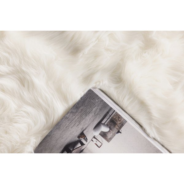 Katy fold 230 x 160 cm - Hvit fuskepels Katy fold 230 x 160 cm - Hvit fuskepels