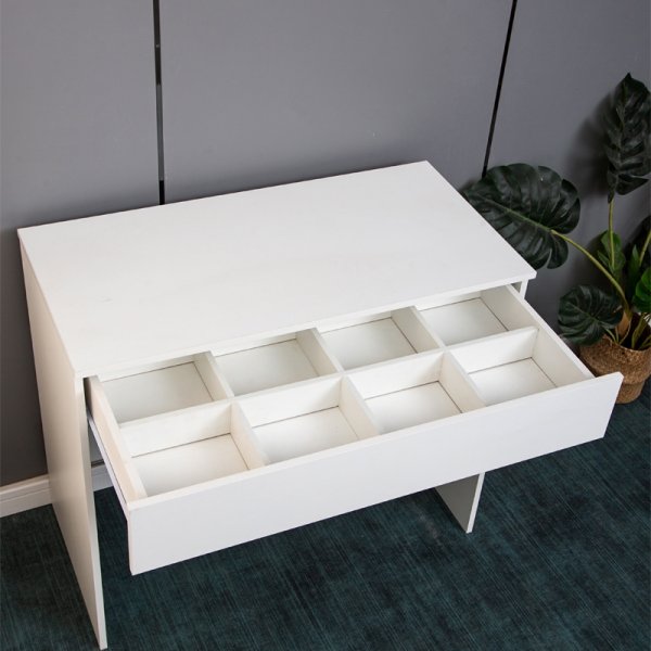 Hvitt sminkebord med oppbevaring, 90 cm bredt Hvitt sminkebord med oppbevaring, 90 cm bredt