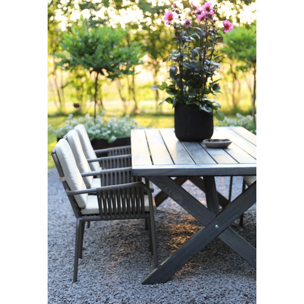 Oxford utendrs spisegruppe: grtt bord 220 cm, inkludert 6 stk. Lincoln stablebare karmstoler gr/beige