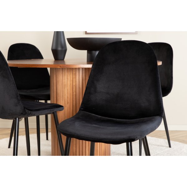 Bianca Spisesett rundt spisebord i valnøtt med 4 Polar sorte stoler Bianca Spisesett rundt spisebord i valnøtt med 4 Polar sorte stoler