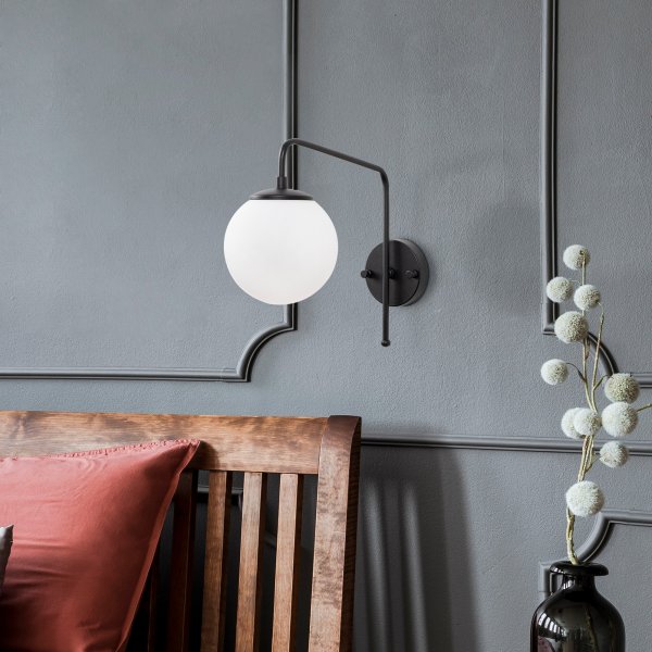 Viran vegglampe 10935 - Sort/hvit