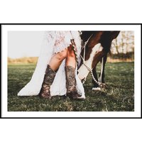 COWBOY BOOTS & HORSE - Plakat 50x70 cm COWBOY BOOTS & HORSE - Plakat 50x70 cm