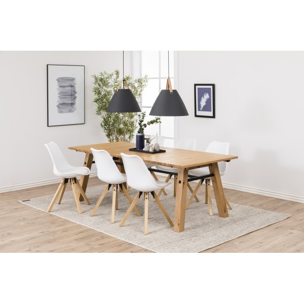 Dima spisestuestol - Hvit PU/gummitre Dima spisestuestol - Hvit PU/gummitre