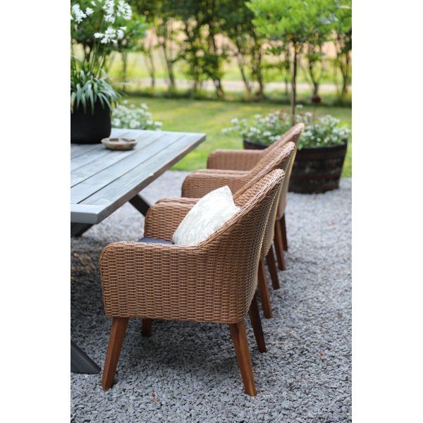 Oxford utendørsgruppe, grått bord 220 cm inkludert 6 stk. Valetta naturfargede spisestoler Oxford utendørsgruppe, grått bord 220 cm inkludert 6 stk. Valetta naturfargede spisestoler