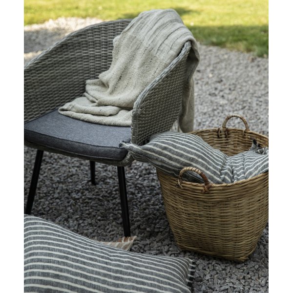 Utegruppe Aster: Scottsdale rundt brunt spisebord 112 cm inkludert 4 Aster lenestoler i gr syntetisk rotting