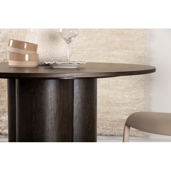 Spisebord Olivia rundt 110 cm semsket skinn Spisebord Olivia rundt 110 cm semsket skinn