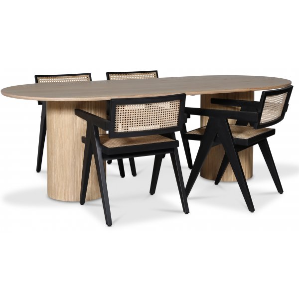 Nordansjö spisebord 215 cm - Eikfinér Nordansjö spisebord 215 cm - Eikfinér