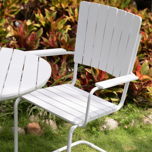 Balkongsett: 2 lenestoler med rundt bord