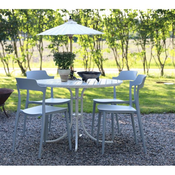 Spisegruppe Holmsund: Rundt hvitt bord inkludert 4 stk. Abbe stablebare stoler Spisegruppe Holmsund: Rundt hvitt bord inkludert 4 stk. Abbe stablebare stoler