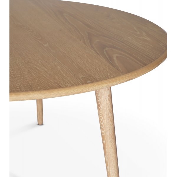 Omni spisegruppe, rundt spisebord Ø130 cm inkludert 4 stk. Nemis sorte karmstoler - Whitewash Omni spisegruppe, rundt spisebord Ø130 cm inkludert 4 stk. Nemis sorte karmstoler - Whitewash