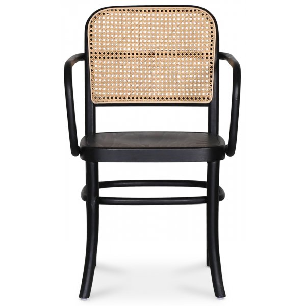 Omni spisegruppe, rundt spisebord Ø130 cm inkludert 4 stk. Nemis sorte karmstoler - Whitewash Omni spisegruppe, rundt spisebord Ø130 cm inkludert 4 stk. Nemis sorte karmstoler - Whitewash