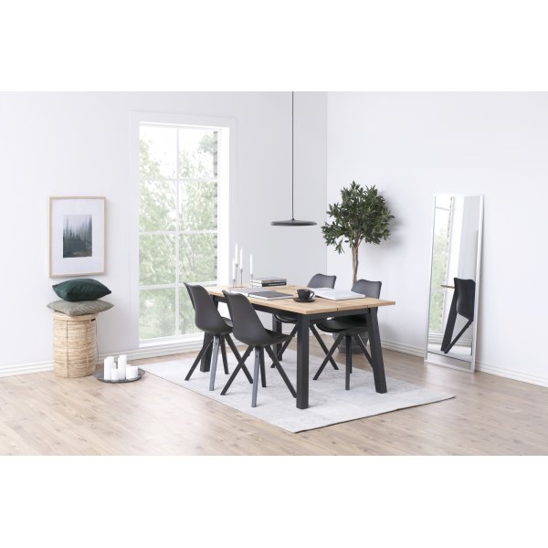 Dima spisestuestol - Sort PU Dima spisestuestol - Sort PU