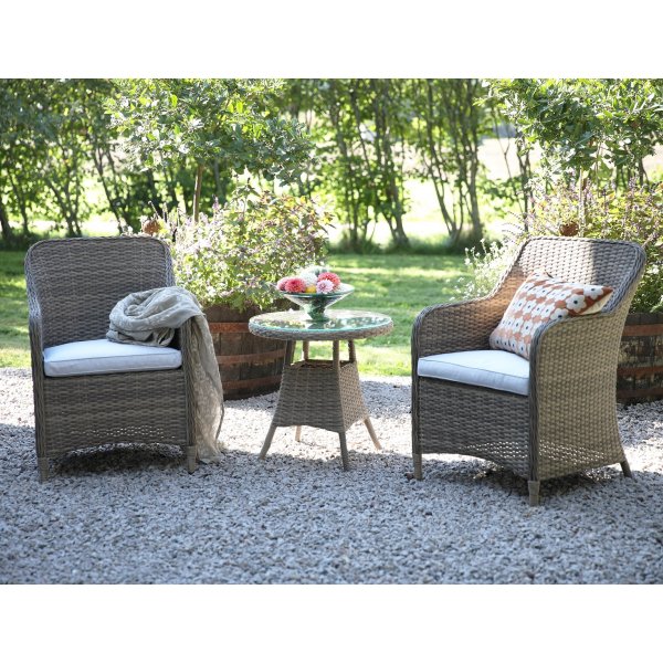 Mercury salonggruppe lenestoler med runde sidebord - Kunstrotting + Flekkfjerner for møbler Mercury salonggruppe lenestoler med runde sidebord - Kunstrotting + Flekkfjerner for møbler