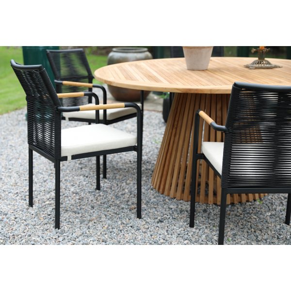 Saltö spisegruppe for uteplassen rundt Ø150 cm bord med 6 stk. Skanör karmstoler - Teak/Svart Saltö spisegruppe for uteplassen rundt Ø150 cm bord med 6 stk. Skanör karmstoler - Teak/Svart