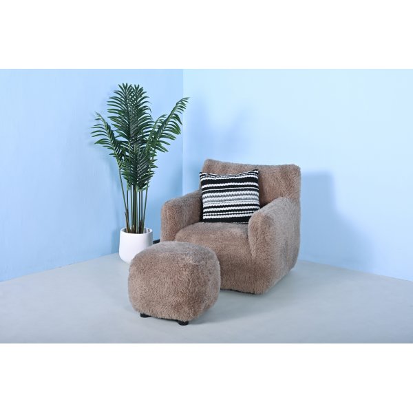 Fluffy puff i brungr hrete stoff