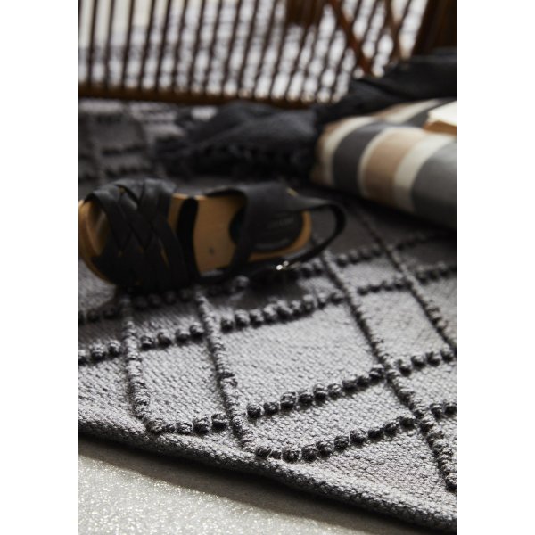 Alma teppe 160 x 230 cm - Grå Alma teppe 160 x 230 cm - Grå